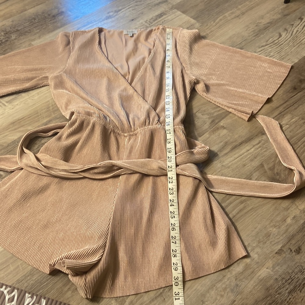 Tobi Ribbed Romper - Picture 8 of 11